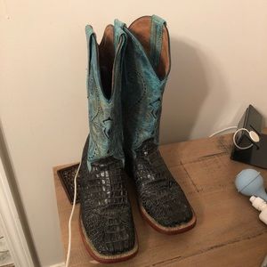 Boots size 7B
